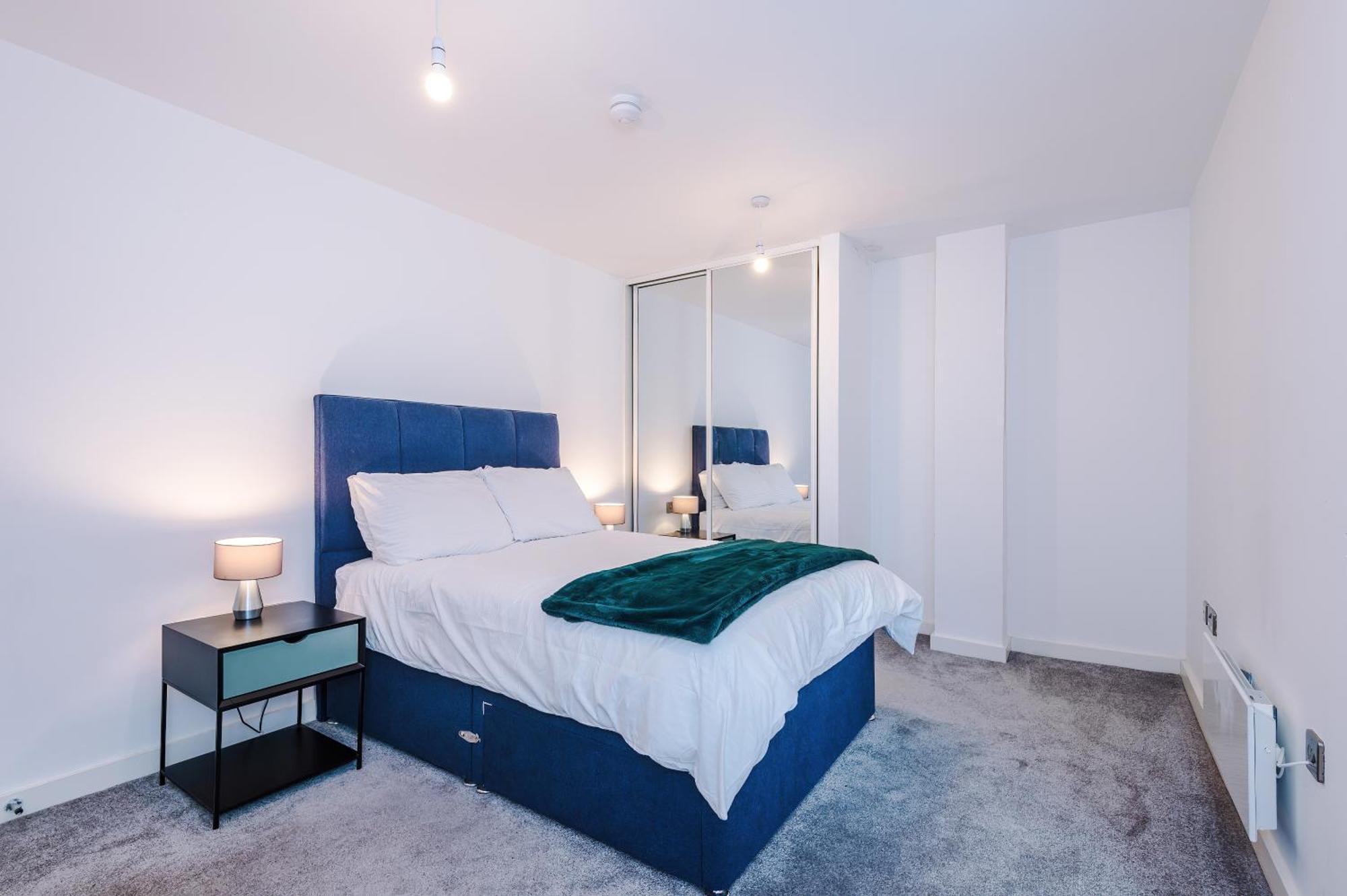 Modern 2 Bed Apartment With Balcony By Host A Home Manchester Exterior foto