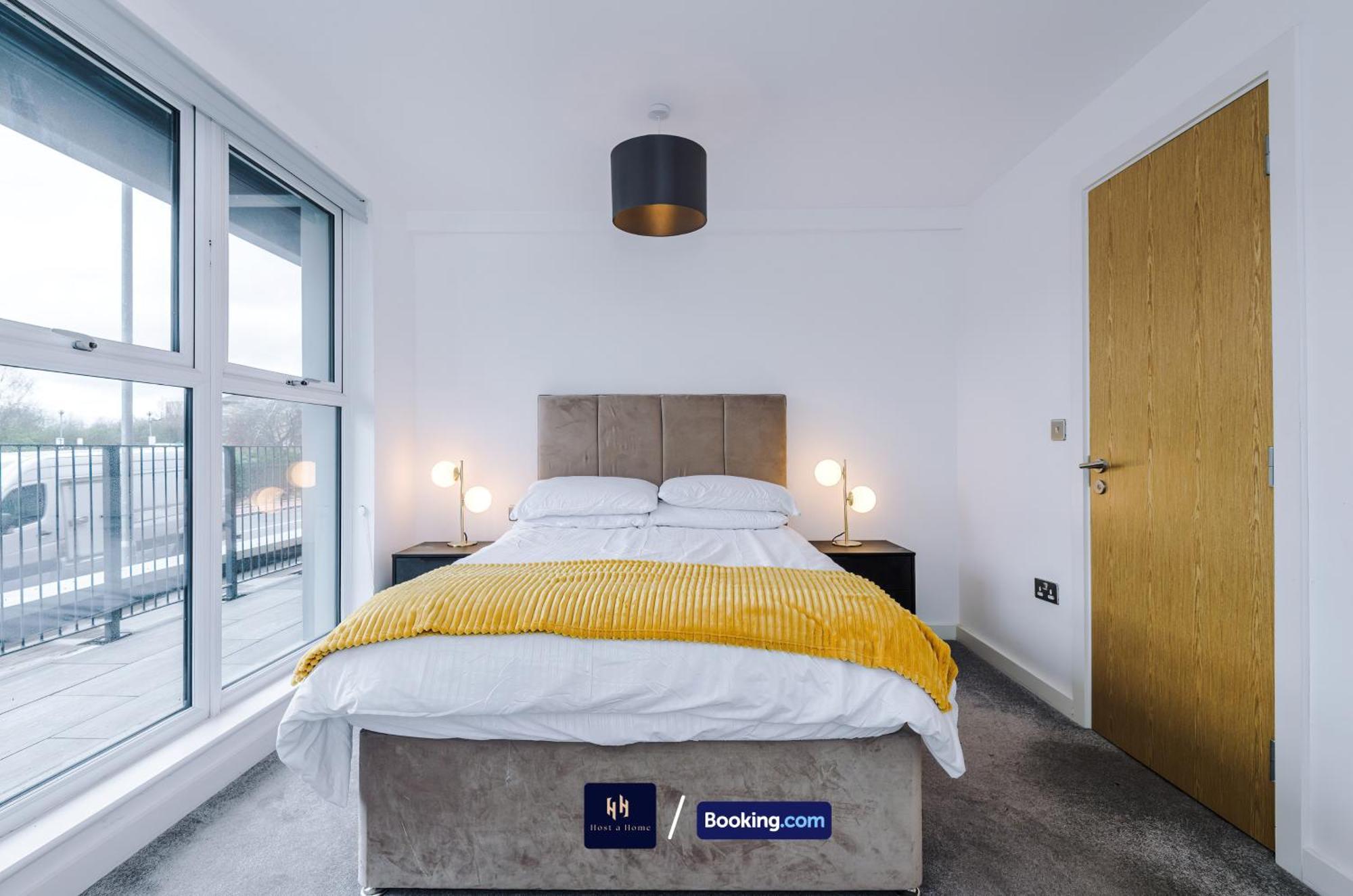 Modern 2 Bed Apartment With Balcony By Host A Home Manchester Exterior foto
