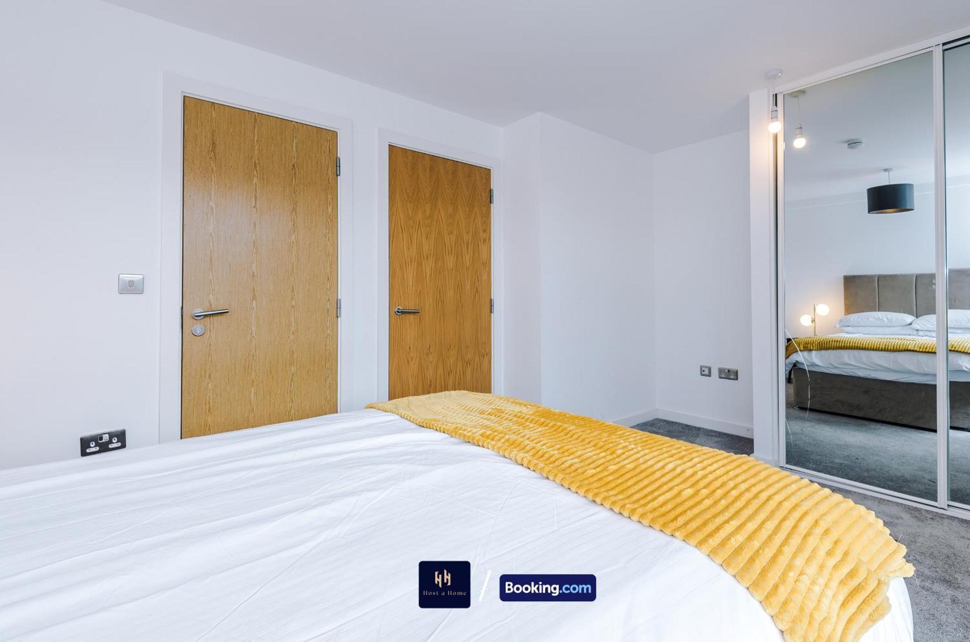 Modern 2 Bed Apartment With Balcony By Host A Home Manchester Exterior foto